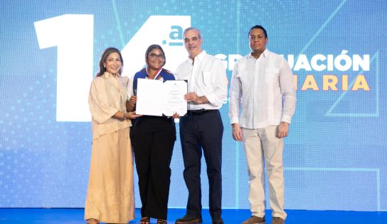 Abinader encabeza graduación de 1,156 jóvenes de Oportunidad 14-24 en la región Sur