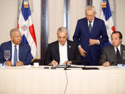 Presidente Abinader: Dejaremos un legado histórico con la entrega de títulos de parques nacionales al Estado Dominicano