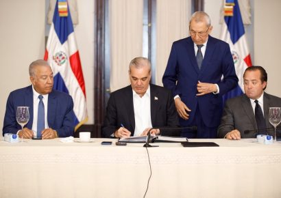 Presidente Abinader: Dejaremos un legado histórico con la entrega de títulos de parques nacionales al Estado Dominicano