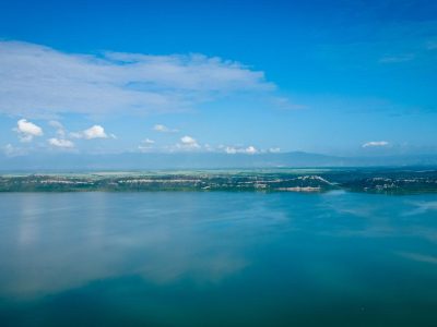 Lagos y lagunas: tesoros de agua que sostienen la vida