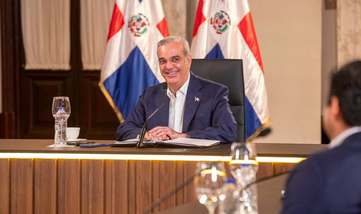 Presidente Abinader anuncia ampliación del Acueducto del Cibao Central y solución a la distribución de agua en Santo Domingo
