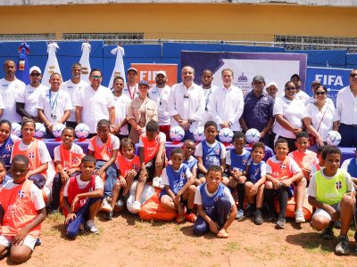 Pedernales y Puerto Plata reciben equipos deportivos del INEFI