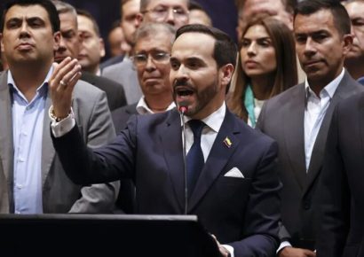 Abelardo de la Espriella asume presidencia con promesa de mano dura