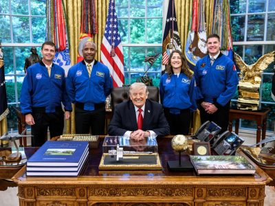 Trump entrega Medalla de Honor Espacial a tripulación de Artemis II