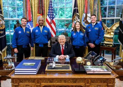 Trump entrega Medalla de Honor Espacial a tripulación de Artemis II