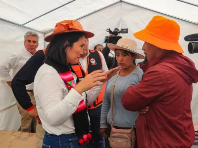 Presidenta Keiko Fujimori visita zona afectada por sismo y anuncia apoyo para la reconstrucción en Perú