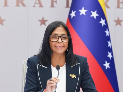 Venezuela y EE.UU. acuerdan pacto petrolero por 25 años con meta de producir más de 1,5 millones de barriles diarios