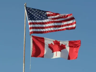 Canadá responde con aranceles de hasta 50 % a EE. UU.