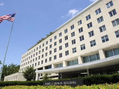 Estados Unidos planea revocar miles de visas de trabajo y negocios a solicitantes de asilo