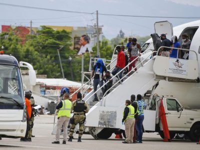 Deportaciones de haitianos desde EE. UU. elevan preocupación en República Dominicana