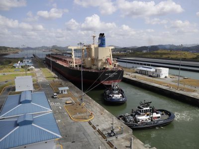 Canal de Panamá reducirá tránsito diario por sequía