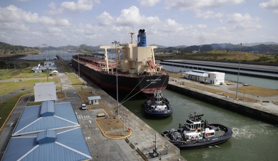 Canal de Panamá reducirá tránsito diario por sequía