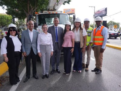 Indotel, Alcaldía del Distrito Nacional y sector eléctrico inician retiro de 300 kilómetros de cableado en desuso en la capital