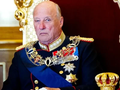 Los reyes de España elogian la «dedicación incansable» de Harald V al servicio de España