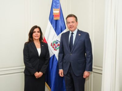 Canciller recibe a embajadora de EE.UU. para reforzar cooperación