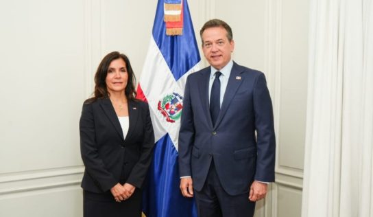 Canciller recibe a embajadora de EE.UU. para reforzar cooperación