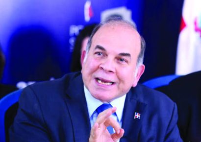 Pelegrín Castillo exhorta al Gobierno a conducir con prudencia la política exterior