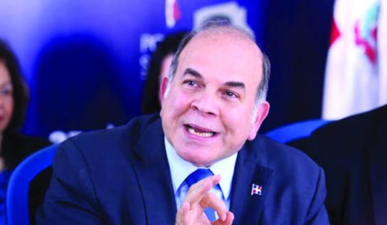 Pelegrín Castillo exhorta al Gobierno a conducir con prudencia la política exterior