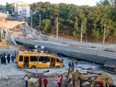 Colapso de pasarela en São Paulo deja dos muertos