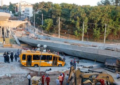 Colapso de pasarela en São Paulo deja dos muertos