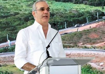 Abinader inaugura obras por RD$800 millones en Sur