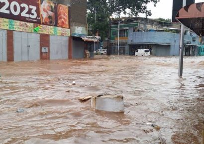 Fuertes lluvias dejan seis desaparecidos en Caracas y estados vecinos
