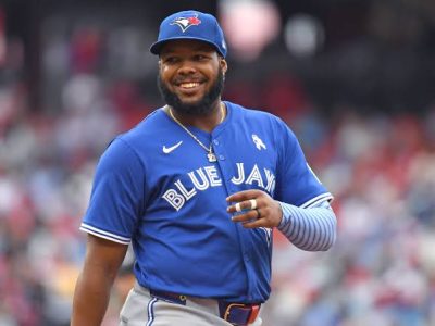 Vladimir Guerrero Jr. fuera por rigidez en la corva