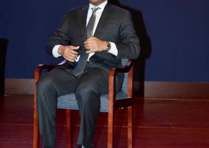 Santiago Matías formaliza registro de Dominicanos Primero ante la JCE
