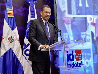 Guido Gómez exhorta a jóvenes dominicanos a priorizar el estudio y mantener sus valores