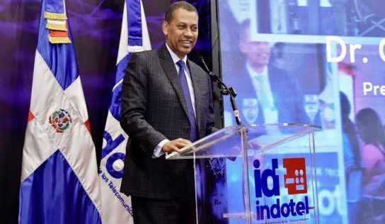 Guido Gómez exhorta a jóvenes dominicanos a priorizar el estudio y mantener sus valores