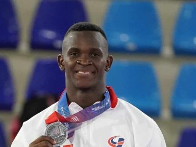 Carlos Herrera gana plata en kumite -75 kg