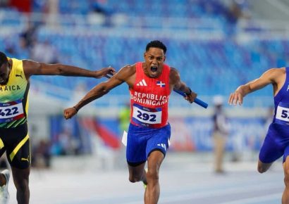 RD rompe récord y gana oro en relevo 4×100 masculino
