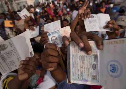Tribunal federal anula suspensión de visados de inmigrante
