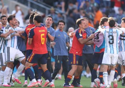 FIFA sanciona a Argentina: Paredes recibe 10 partidos y multa