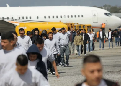Trump intensifica las deportaciones y traslada a migrantes de Cuba y Afganistán a África