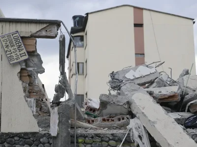 Colombia eleva a 314 los muertos por terremoto