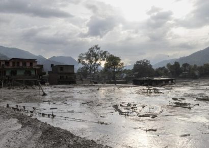 Inundaciones en Nepal y Tíbet dejan 160 muertos y cientos desaparecidos