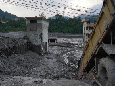 Nepal eleva a 903 los muertos y a más de 4.200 los desaparecidos tras devastadora riada