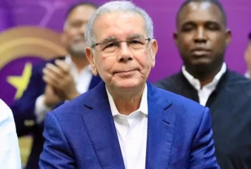Danilo Medina critica costo y manejo del Gobierno