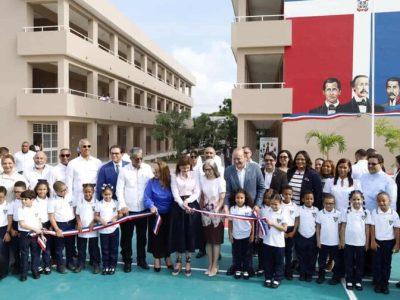 Vicepresidenta Raquel Peña encabeza inicio del nuevo año escolar 2026-2027 en Santiago