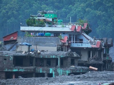 Nepal eleva a 626 los muertos y a 2.426 los desaparecidos tras devastadoras inundaciones