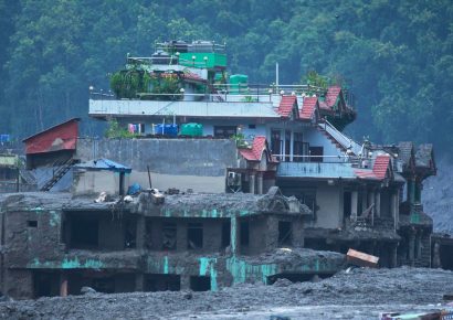 Nepal eleva a 626 los muertos y a 2.426 los desaparecidos tras devastadoras inundaciones