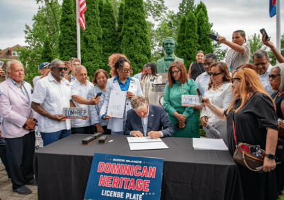 Rhode Island lanzará matrícula conmemorativa para dominicanos