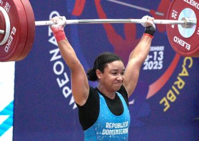 Fransheska Matías aporta dos platas en pesas 69 kg