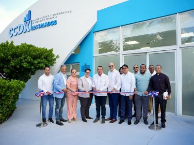 SNS entrega centro remozado en Los Salados, Santiago