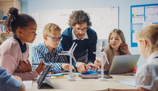 Educación prioriza alfabetización, matemáticas y enfoque STEM