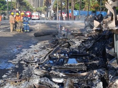 Incendio de camión en el Malecón deja varios vehículos afectados y al menos dos fallecidos