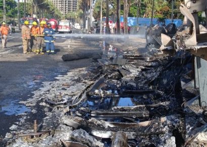 Incendio de camión en el Malecón deja varios vehículos afectados y al menos dos fallecidos