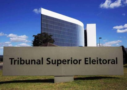 TSE de Brasil abre urna electrónica para reforzar confianza