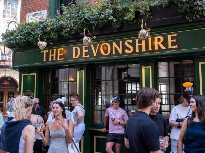 Polémica en Londres por propuesta para limitar el consumo de alcohol en las calles